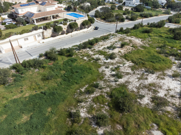 Plot 13