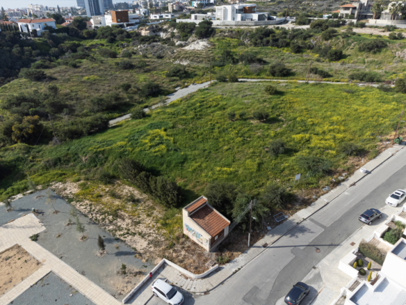 Plot 32