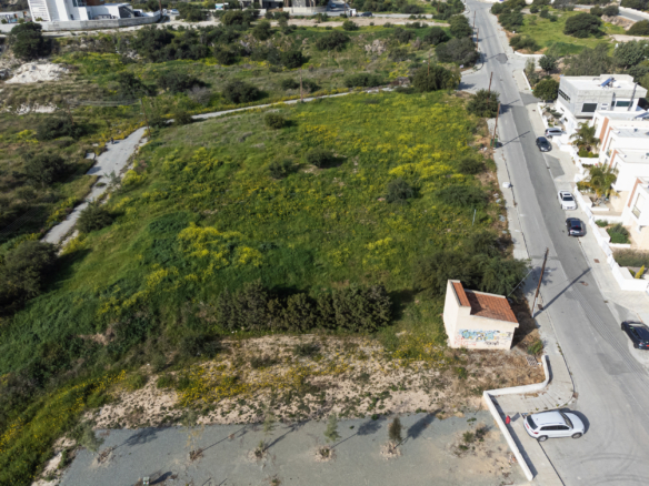 Plot 32