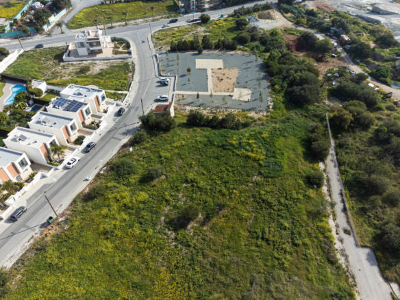 Plot 32